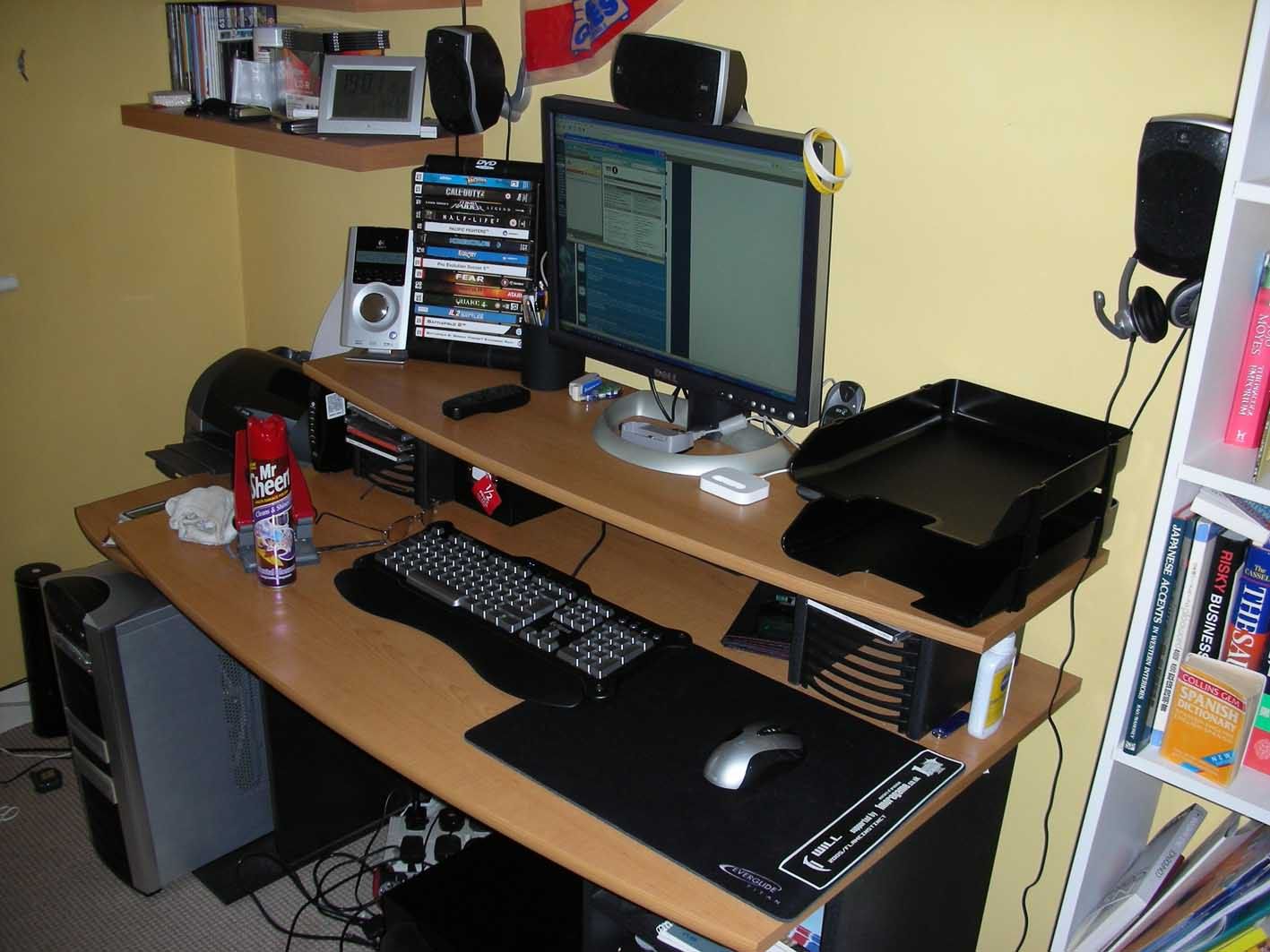 desk1.jpg