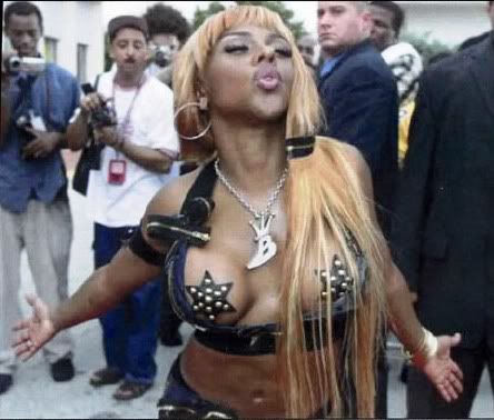 Lover and prot g of the late Notorious BIG Lil' Kim is considered to be
