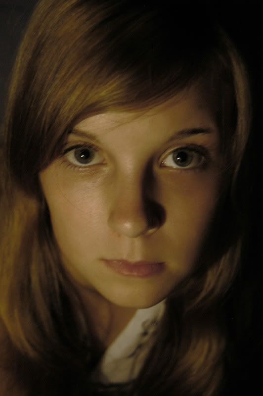 http://i18.photobucket.com/albums/b107/Misspessimistic/photography/portrait.jpg