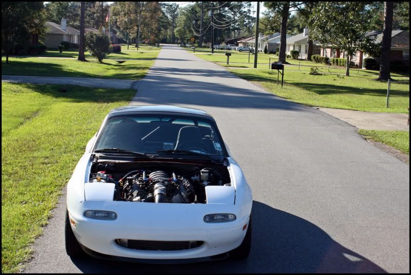 http://i18.photobucket.com/albums/b107/dark_dementshun/Miata/4067319728_730975927e_b-1.jpg