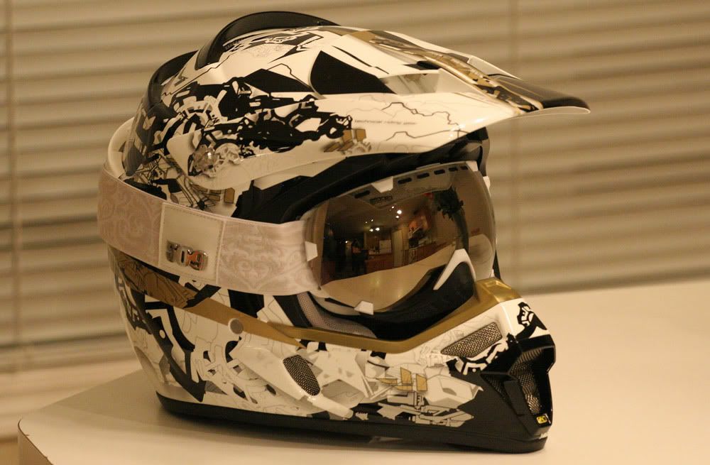 helmet-3.jpg