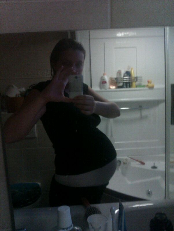 http://i18.photobucket.com/albums/b115/MissyNikie/Zwanger/IMG-20130101-WA0000_zpse475a014.jpg