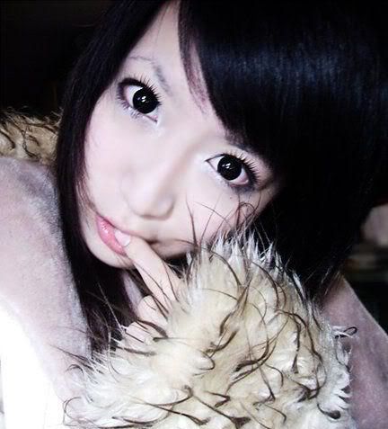http://i18.photobucket.com/albums/b115/rainydr3ams/Geo%20Contact%20Lenses/CK-105-1.jpg?t=1256058911