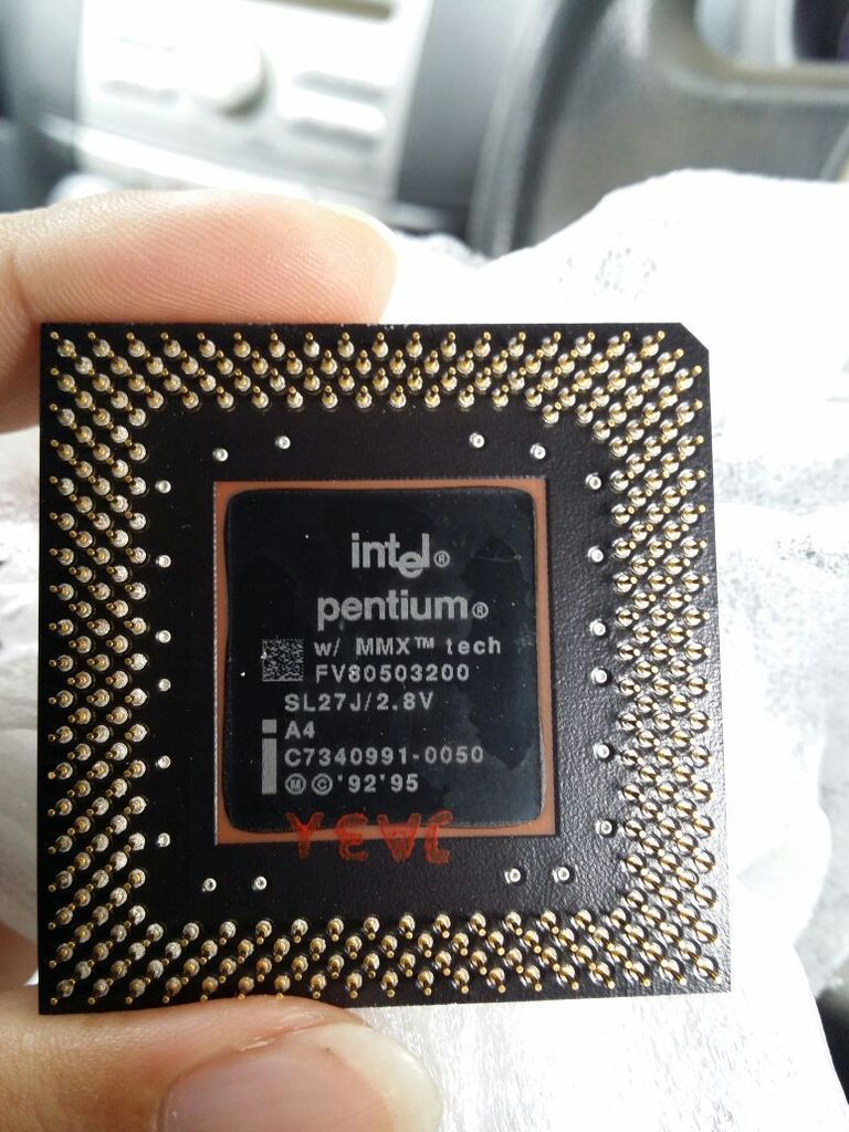 Pentium%20233%20Mhz%20MMX%20BACK.jpeg