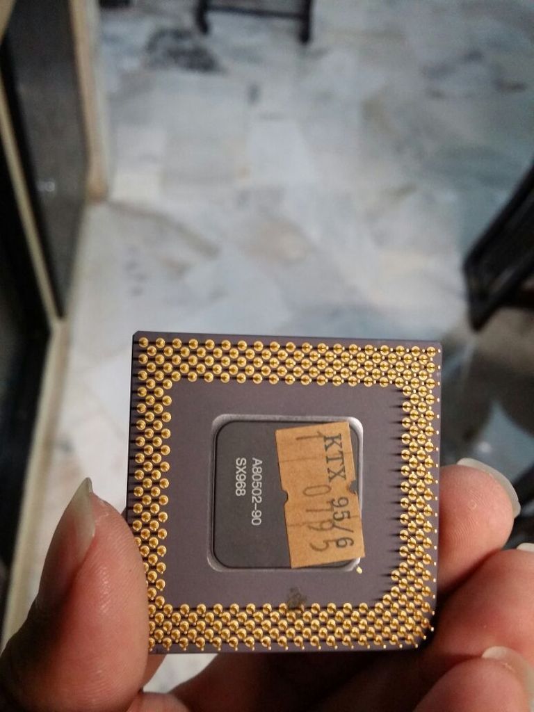 Pentium%2090Mhz%20Back.jpeg