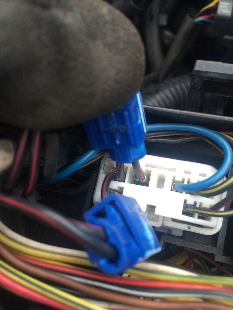 here is the plug of the 3rd gen picture from the thread you sent me