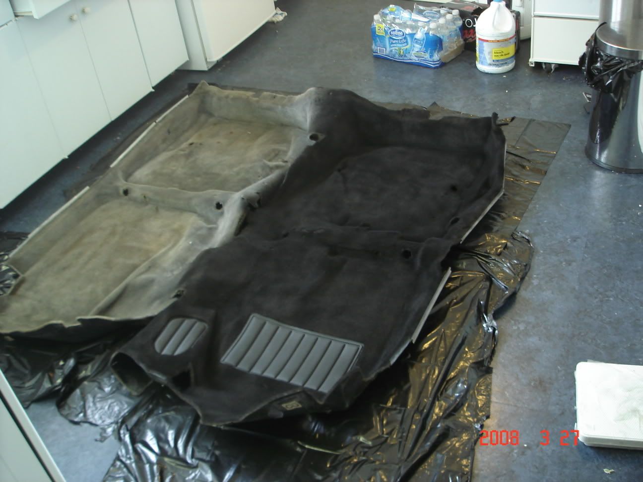 http://i18.photobucket.com/albums/b119/AhmadG/Nissan%20240SX%20Carpet%20Painting/DSC05229.jpg