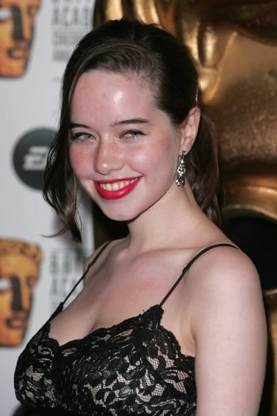 Anna Popplewell is hot