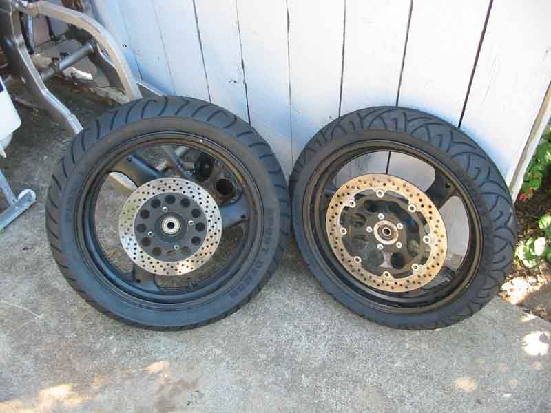 Pirelli Sport Demon Anyone has pics of tires mounted?