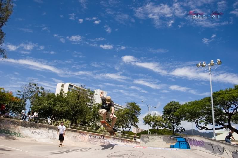 IMAGE: http://i18.photobucket.com/albums/b126/bitteraspects/skate/IMG_1336.jpg