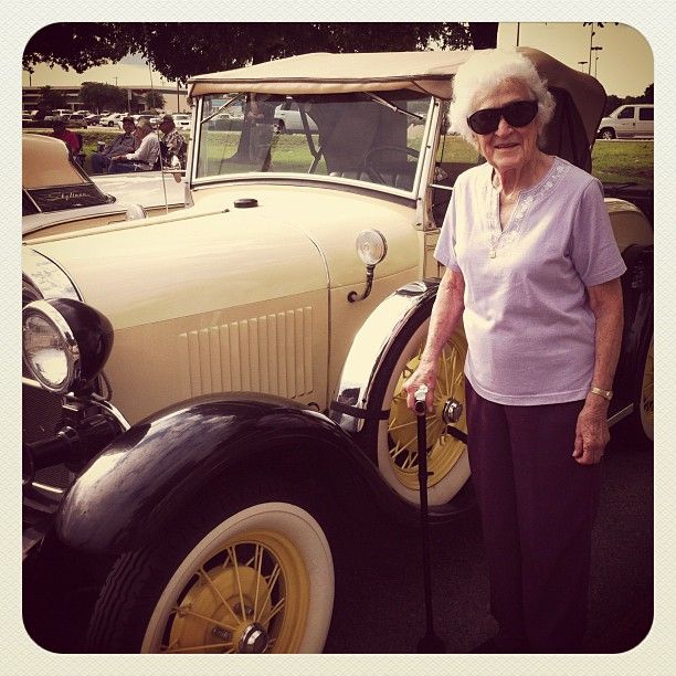 1929%20Model%20A%20and%20Grandma_zpsguzl