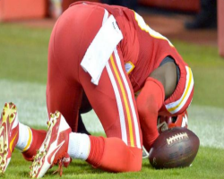 photo of Kansas City Chiefs safety Husain Abdullah was penalized for praying