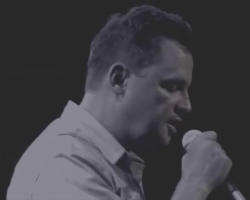 Mark Kozelek of Sun Kil Moon screencap of Mark Kozelek of Sun Kil Moon