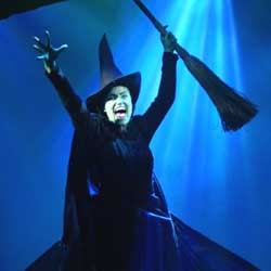 Idina Menzel in Wicked screencap of Idina Menzel in Wicked