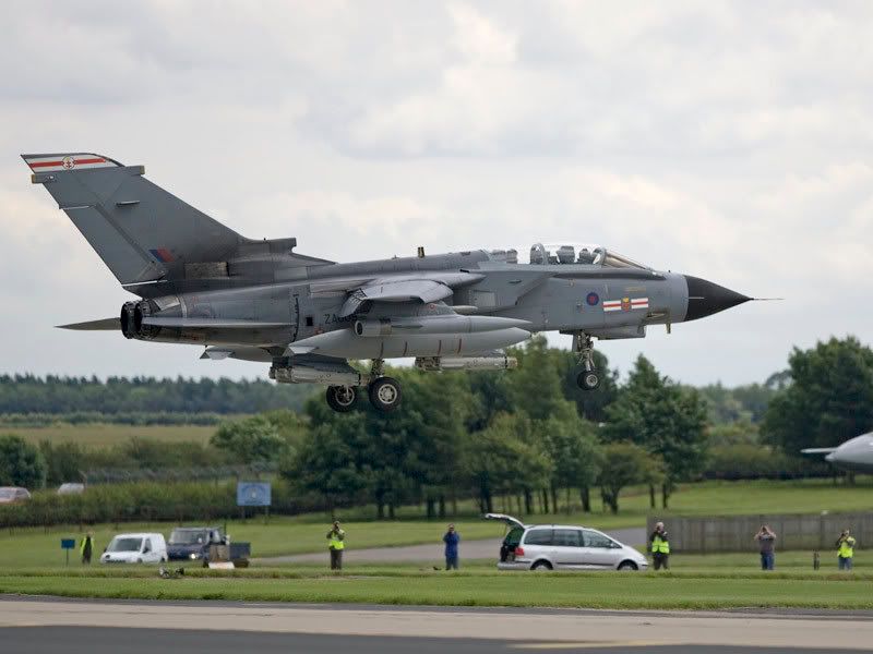 IMAGE: http://i18.photobucket.com/albums/b130/malla1962/MO2Q1571.jpg