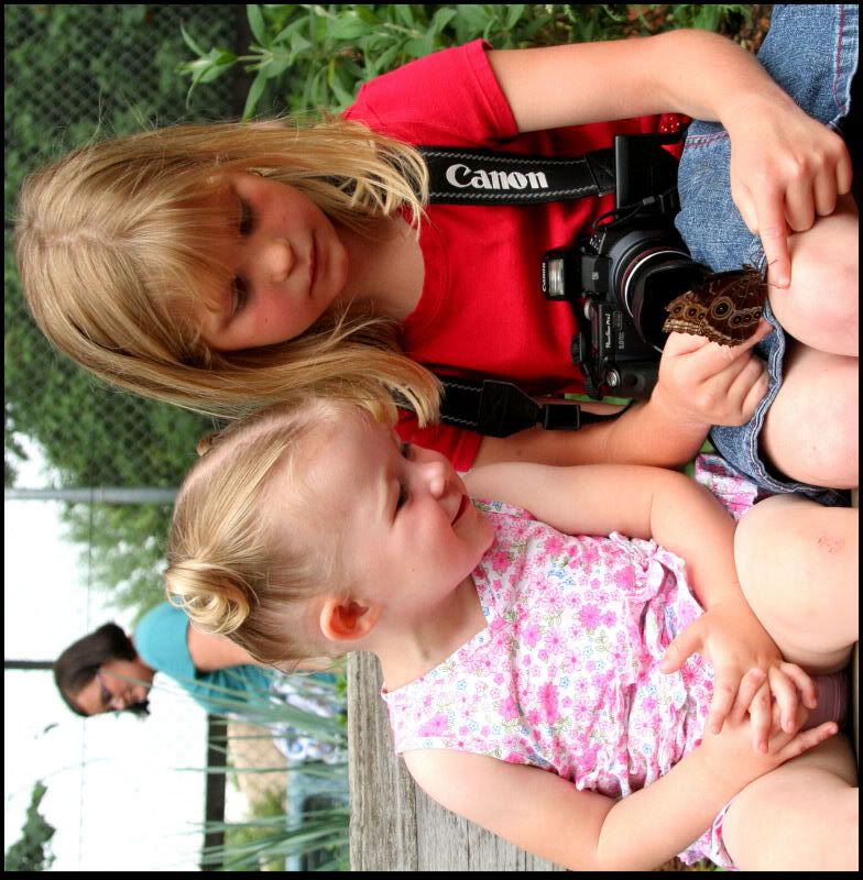 IMAGE: http://i18.photobucket.com/albums/b130/saravrose/Abbys%20birthday%20pics/IMG_6708.jpg