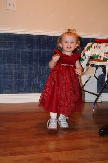 IMAGE: http://i18.photobucket.com/albums/b130/saravrose/IMG_0912_1.jpg