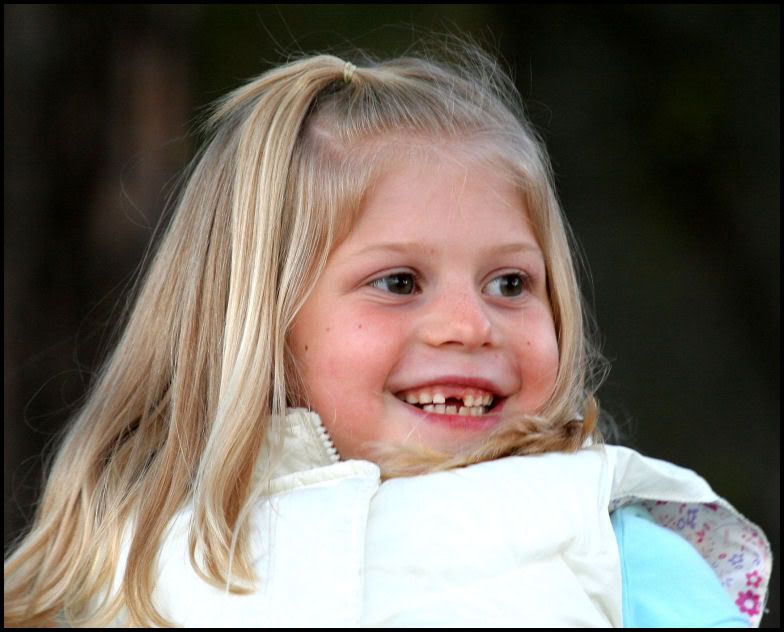 IMAGE: http://i18.photobucket.com/albums/b130/saravrose/the%20challenge/IMG_3781.jpg