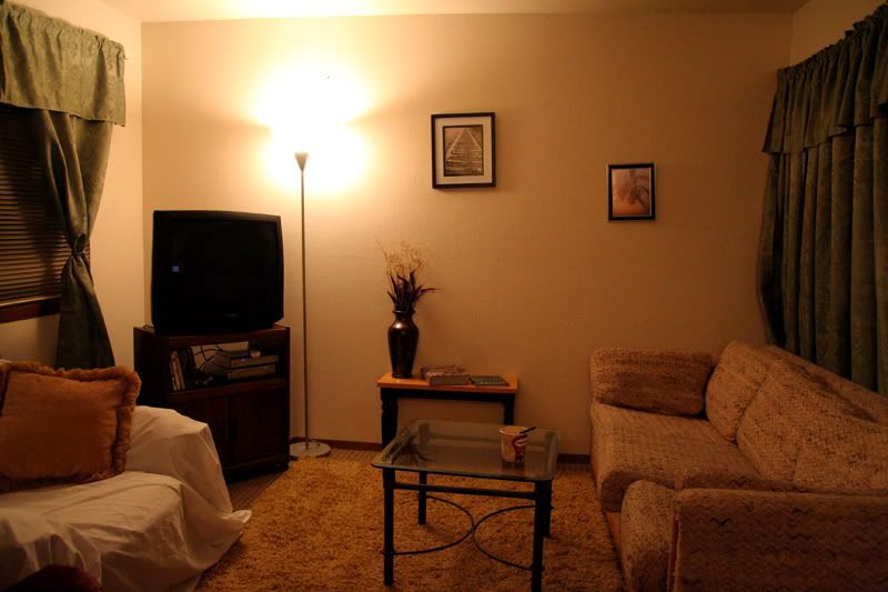 IMAGE: http://i18.photobucket.com/albums/b130/saravrose/the%20challenge/IMG_6270.jpg