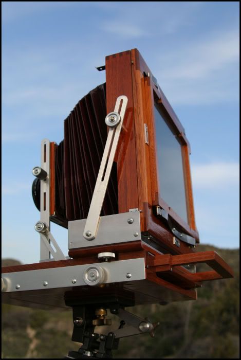 IMAGE: http://i18.photobucket.com/albums/b130/saravrose/the%20challenge/potncamera.jpg