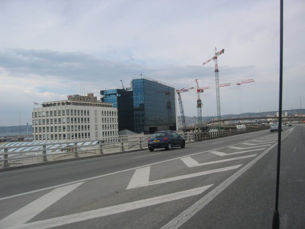 http://i18.photobucket.com/albums/b135/architoctoc/D087.jpg