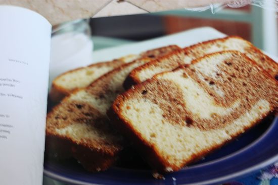 Molasses cake