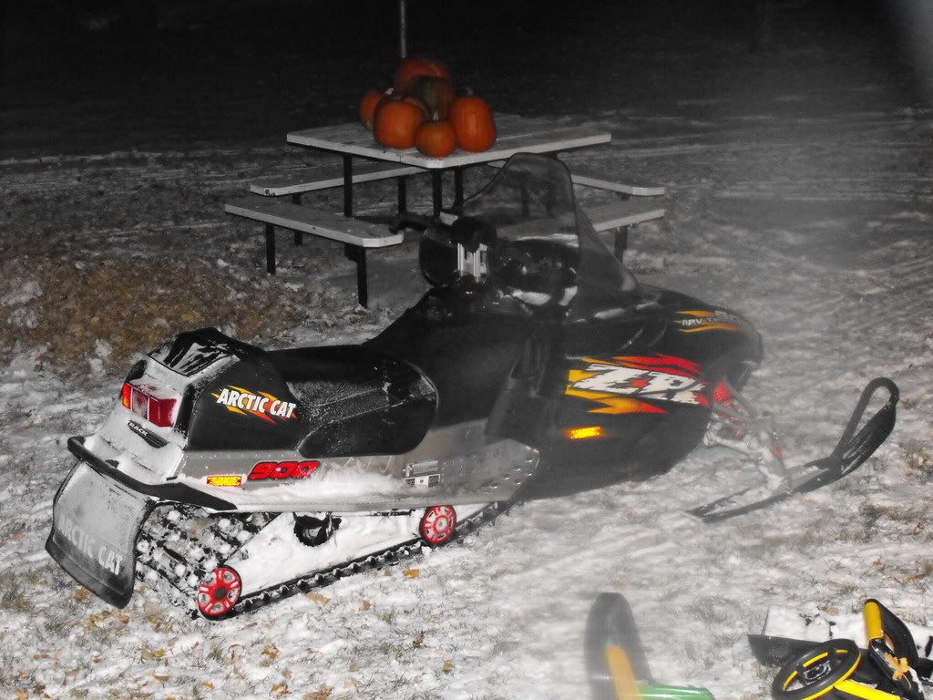 snowmobile002.jpg