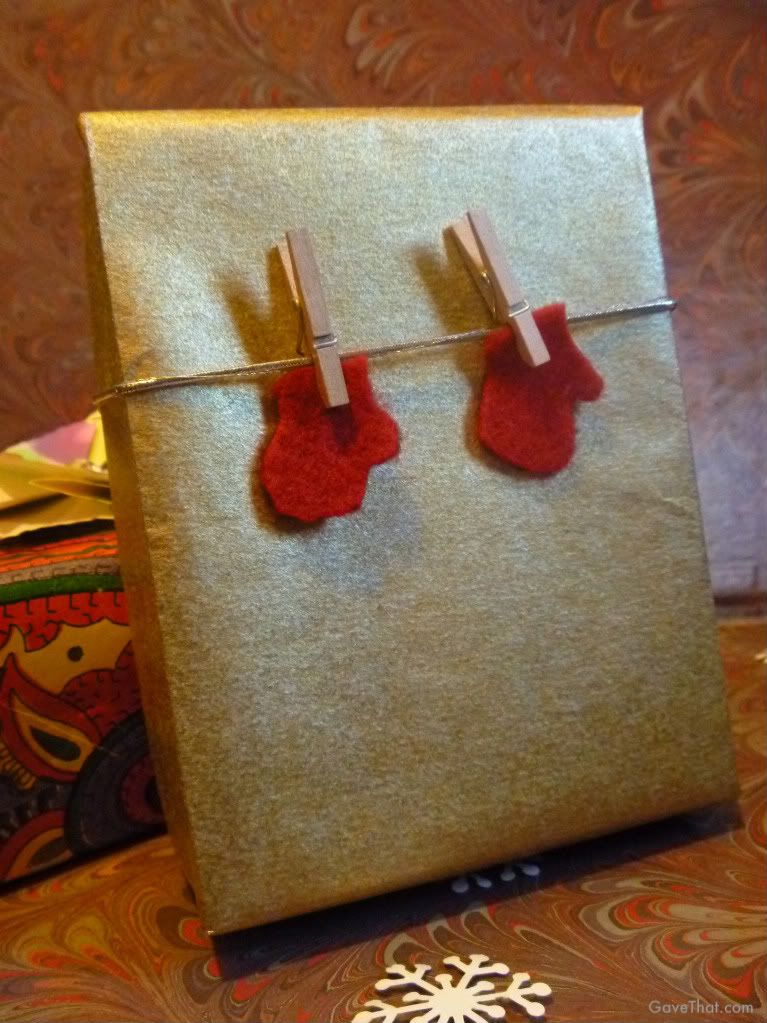 mam for gift wrap blog gave that felt mittens on clothe line gift garland