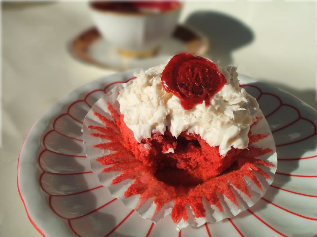 mam for gavethat red velvet love letter cupcakes