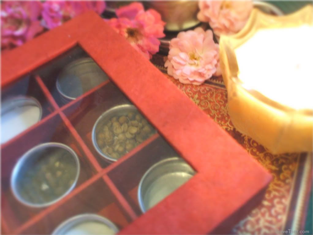 mam gavethat gift box filled with spices