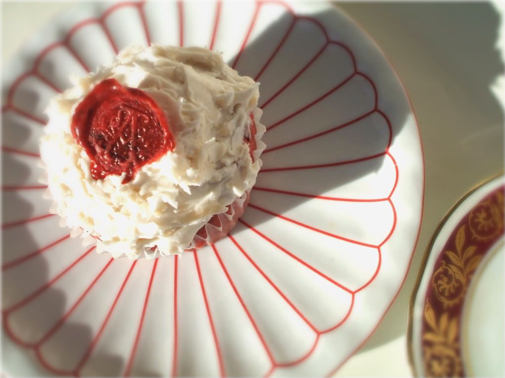 mam for gavethat red velvet love letter cupcakes