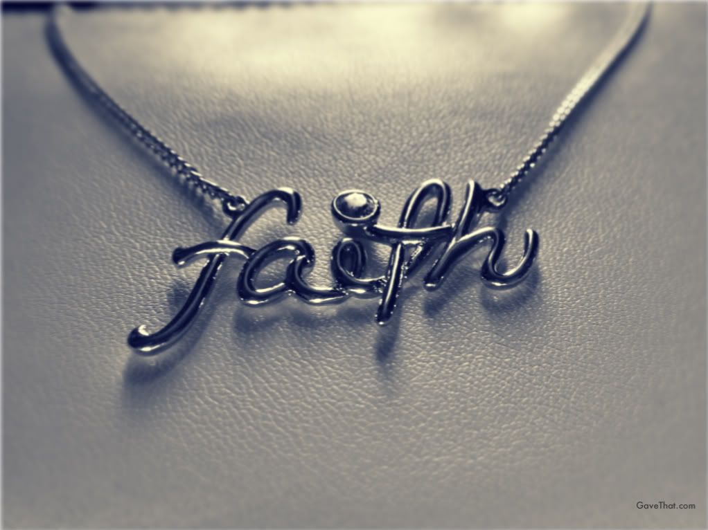 mam for Gave That sometimes we gotta keep the Faith by Disney Couture necklace