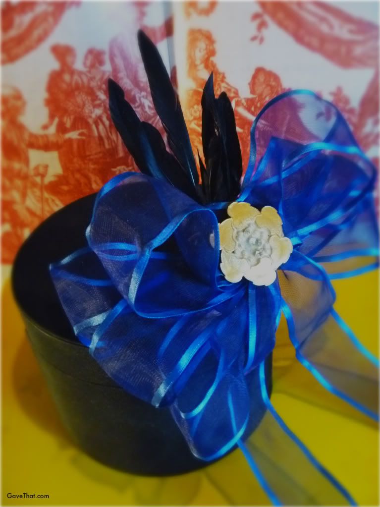 mam for gift wrap blog Gave That fasinator hat inspired gift box with Arabesque ribbon bow