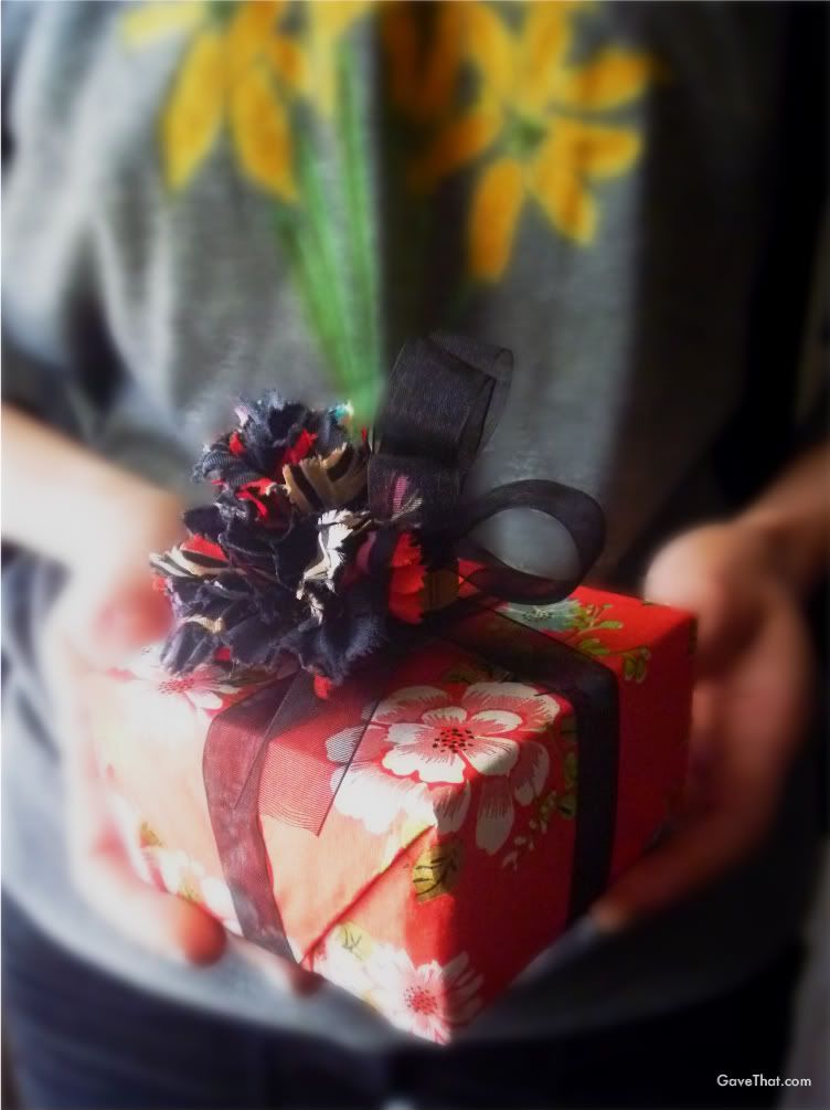 mam for gift wrap blog gave that me holding a vintage wrapped gift by Gift Style Blog Gave That
