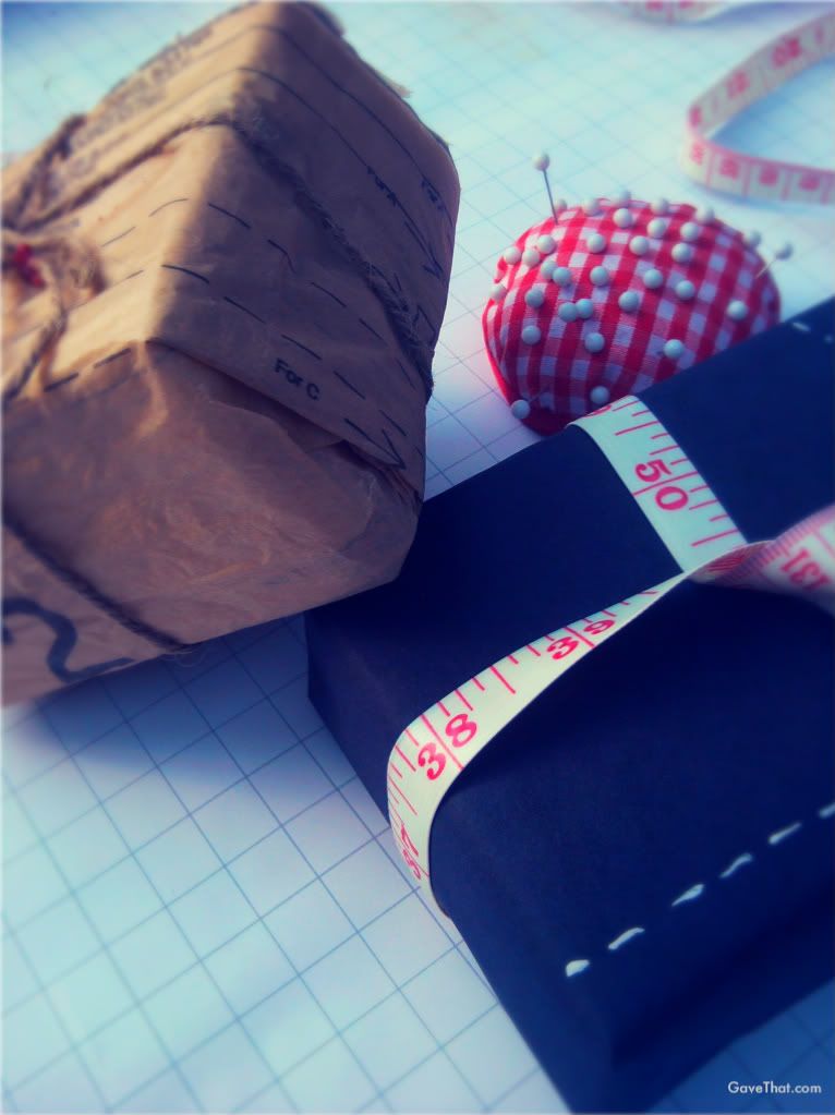 Brown black tissue paper DIY gift wrap look by gift blog Gave That