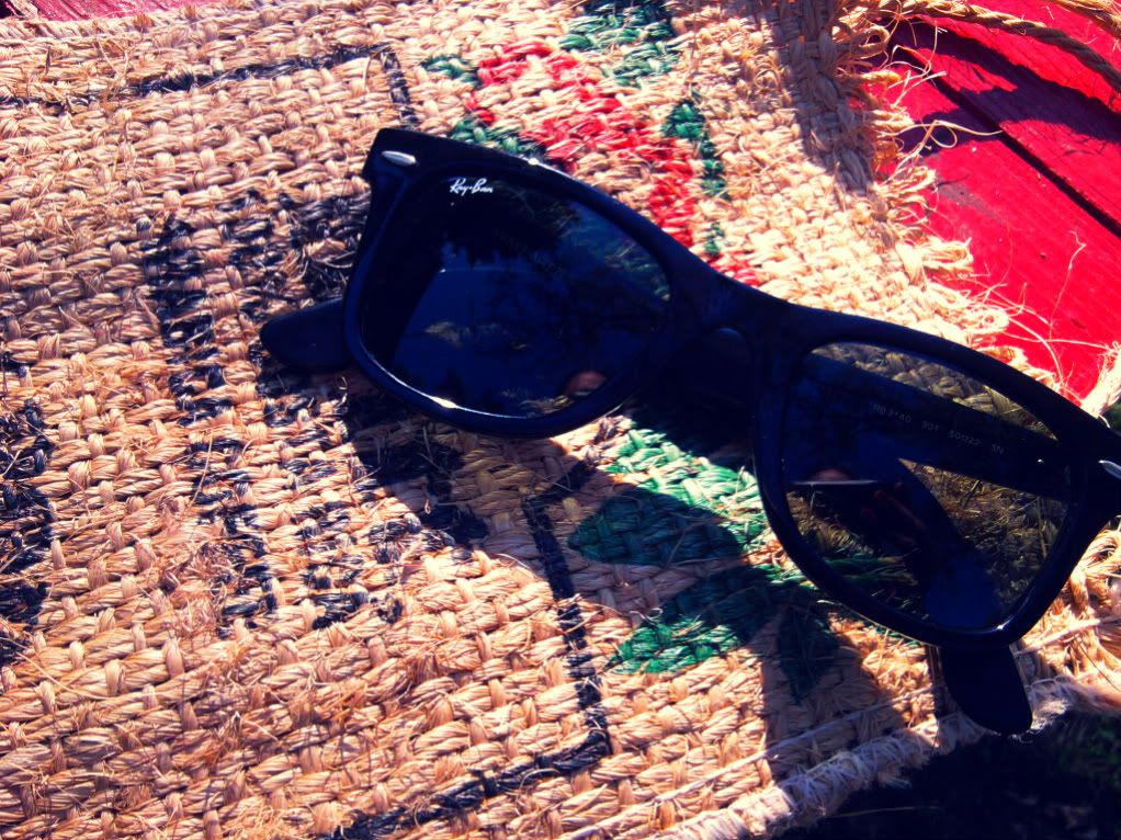 Rayban sunglasses on vintage coffee turned wine bag Oyster weekend party ideas
