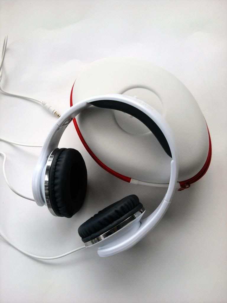 White and Red Racing Stripe Flips Headphones with their matching carrying case