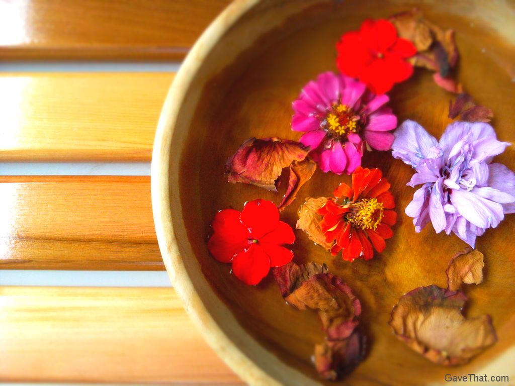 Flowers in a bowl of water DIY steam treatment