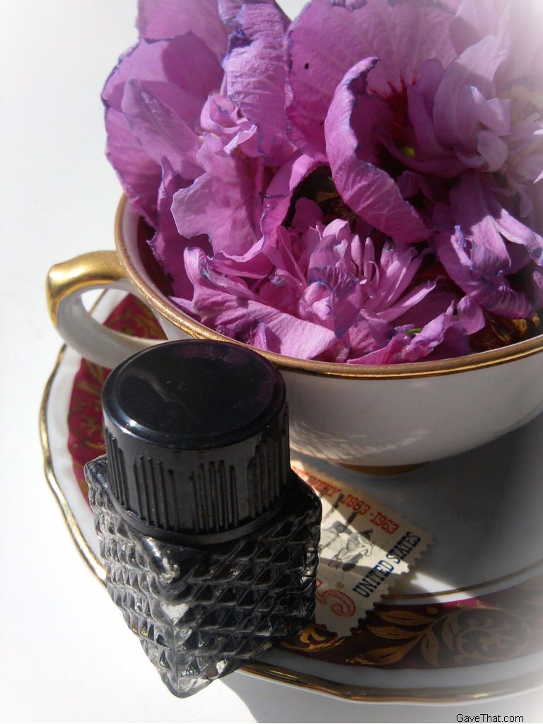 Homemade perfumed black ink here is how to do it too
