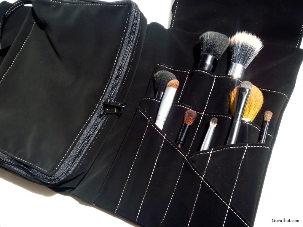 picture Hold Me bag Classic Black open brush holder pockets