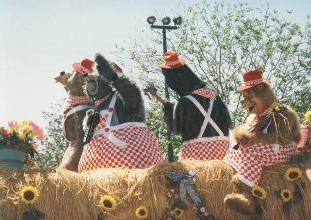 1995DisneyParadecountrybears_zps80b2bf17