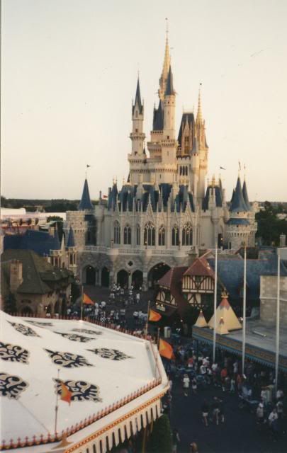 1995Disneyskyridecastle_zps11eb545d.jpg