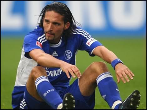 Schalke-v-Arminia-Bielefeld-Kevin-K.jpg?t=1279029315