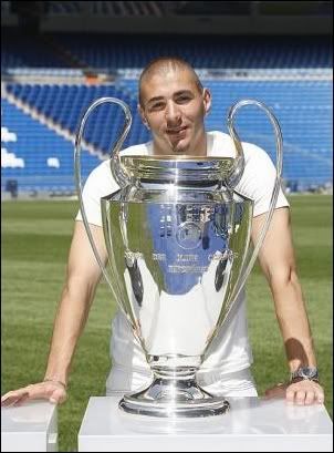 madridista-Benzema-junto-Copa-Europa.jpg?t=1280585462
