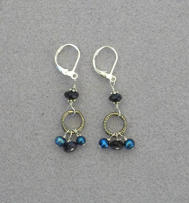 Blue Bead Earrings Project on http://community.making-jewelry.com