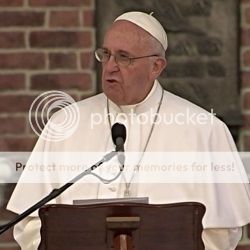 screencap of Pope Francis speaking in front of Independence Hall in Philadelphia on Saturday 9-26-2015