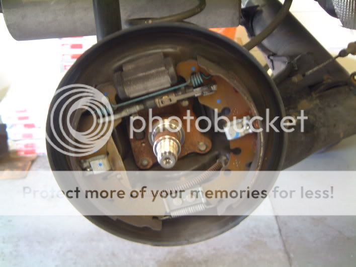 Rear brake drum removal ford ka #8
